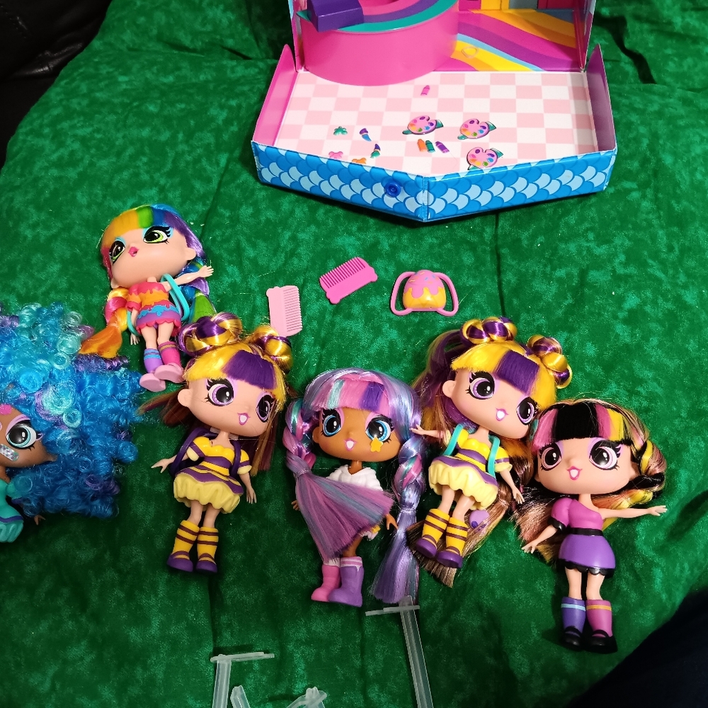 Decora girls travel case carrying case sticker shop with 5 dolls